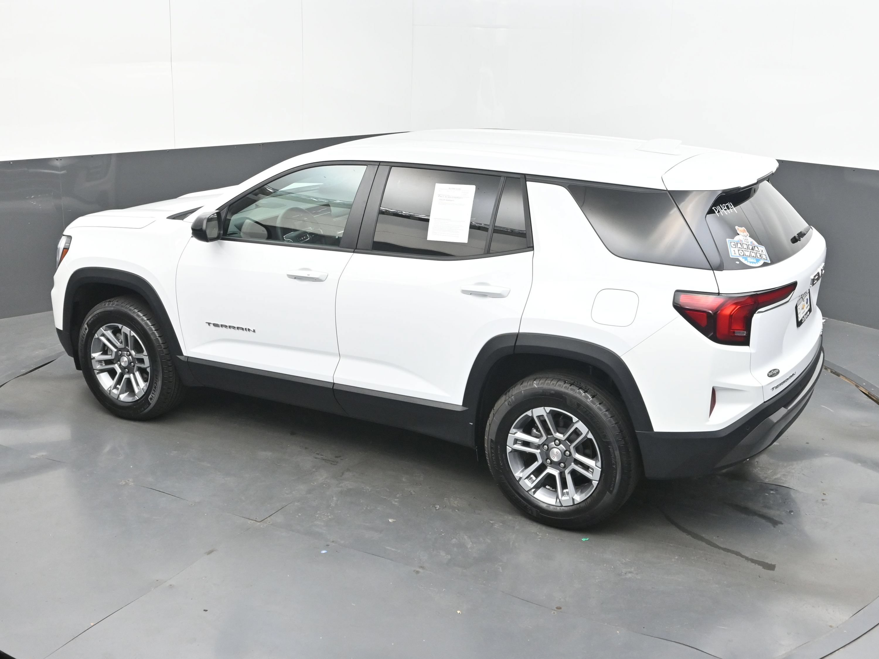 Used 2026 GMC Terrain Elevation FWD image 40