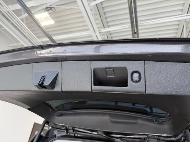 Used 2017 GMC Yukon Denali w/ Open Road Package AWD/4WD image 35
