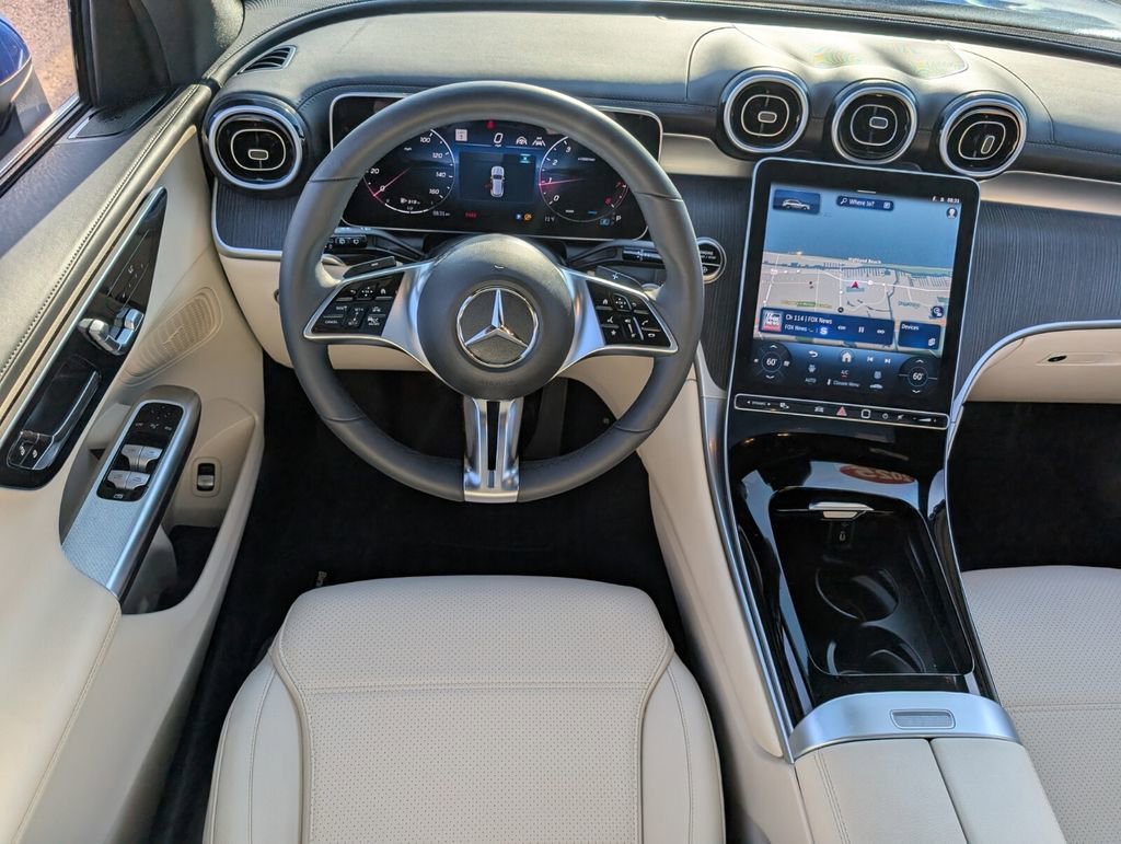 Used 2025 Mercedes-Benz GLC 300 image 13