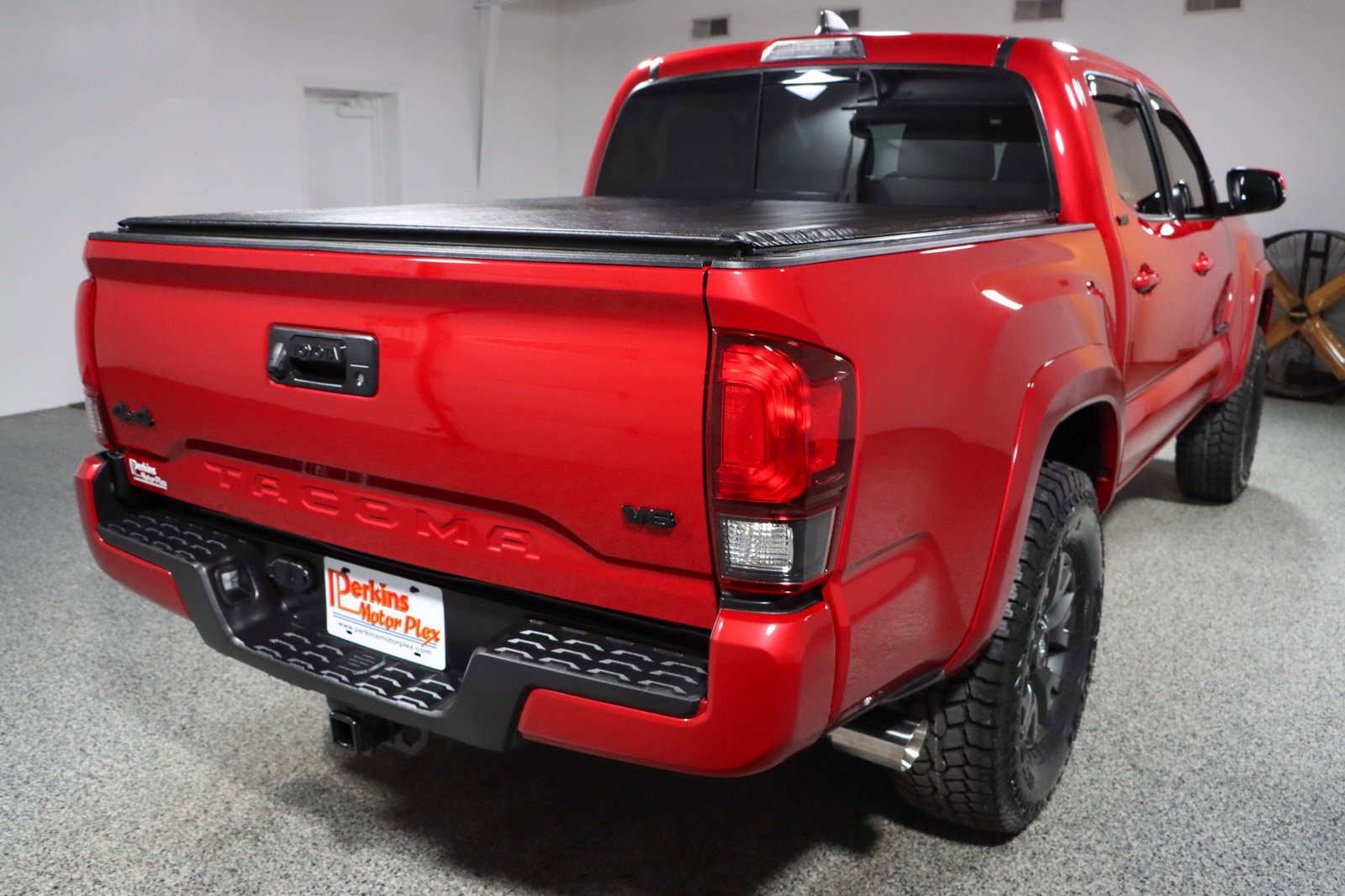 Used 2022 Toyota Tacoma SR5 image 8