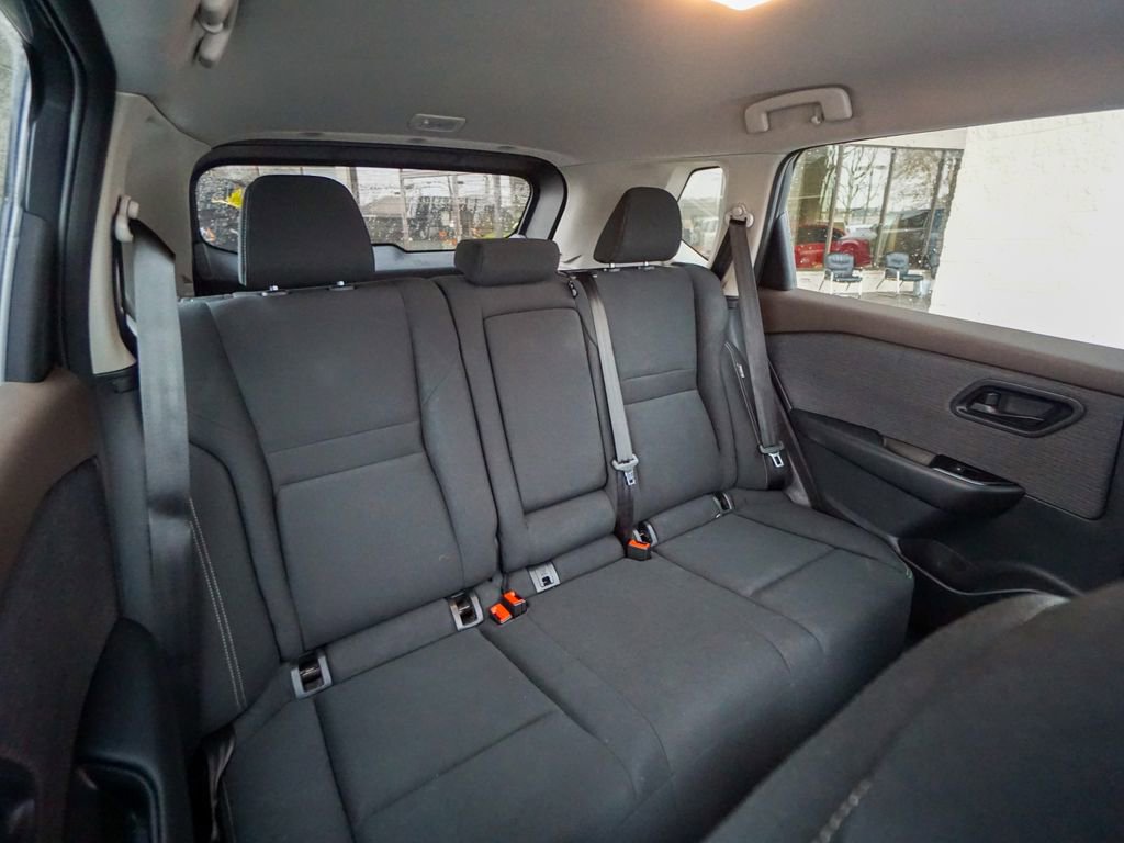 Used 2023 Nissan Rogue S image 27