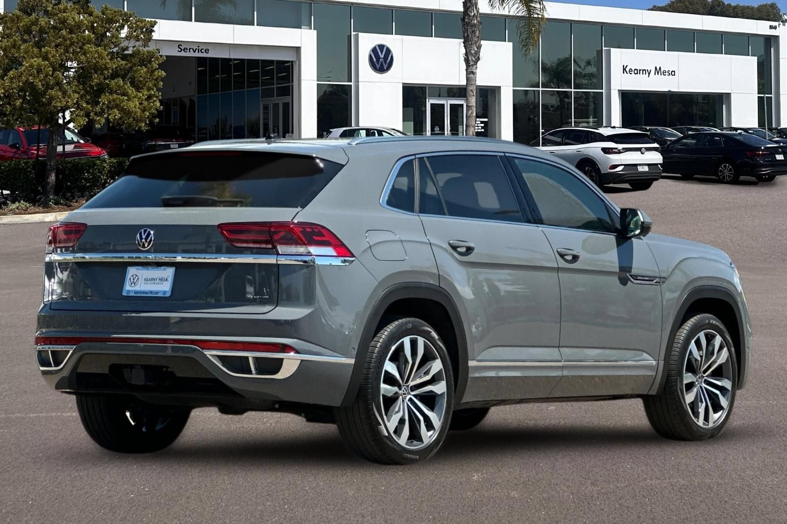 Used 2023 Volkswagen Atlas Cross Sport SEL Premium R-Line AWD/4WD image 4