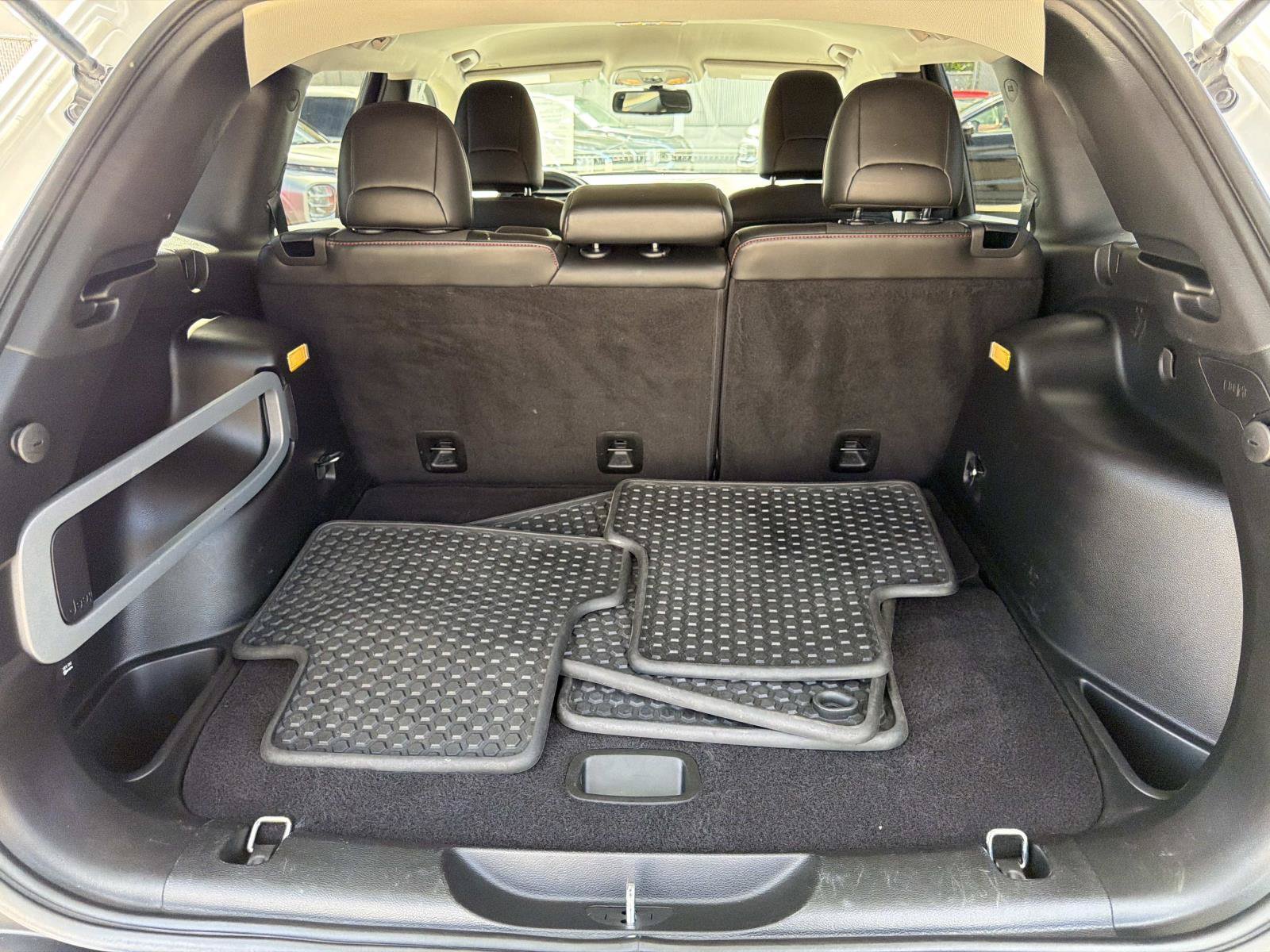 Used 2018 Jeep Cherokee Trailhawk AWD/4WD image 5