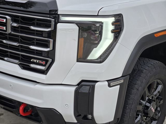 Used 2025 GMC Sierra 2500 AT4 image 9