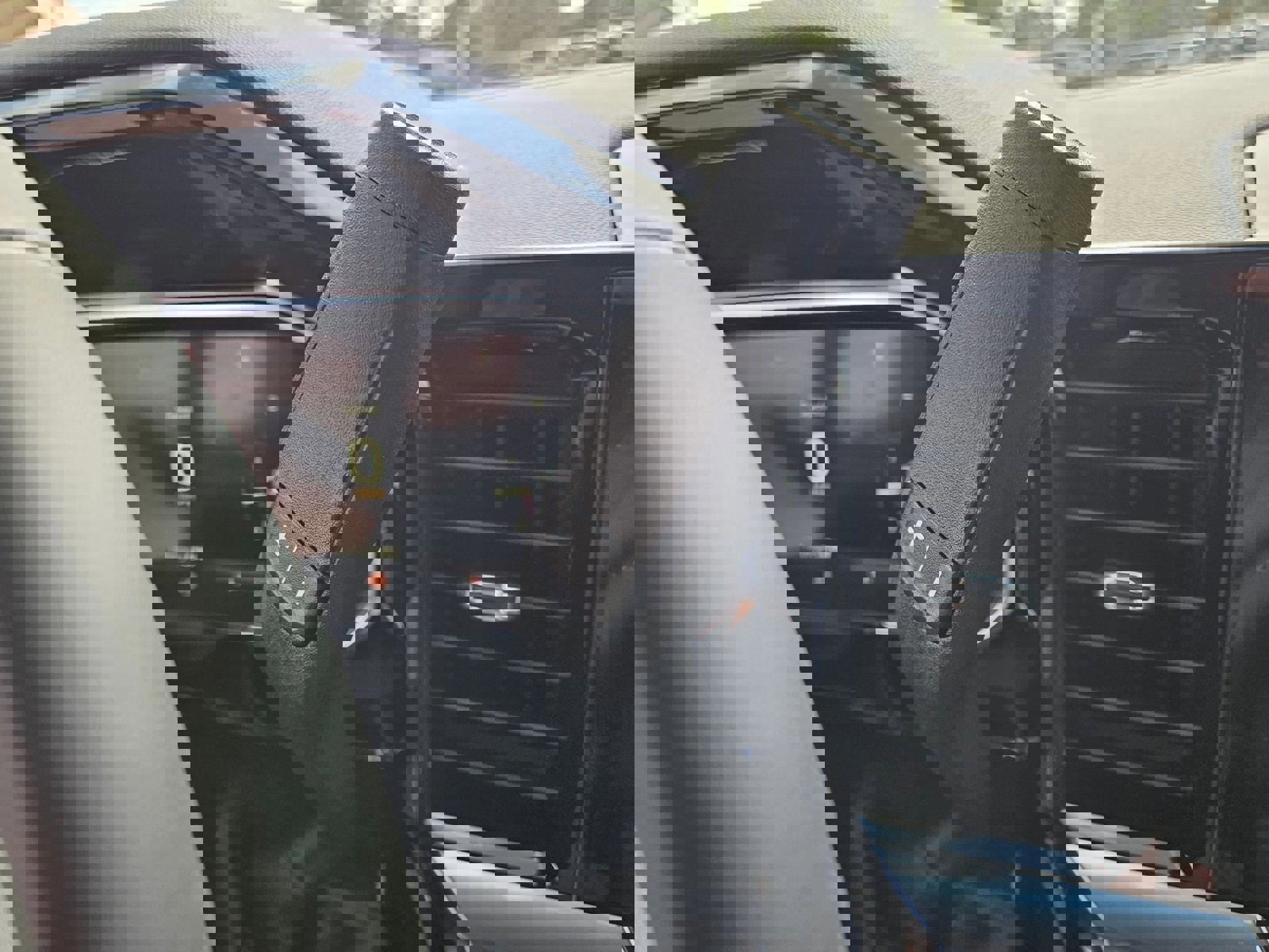 New 2026 GMC Sierra 2500 SLT w/ SLT Convenience Package image 15