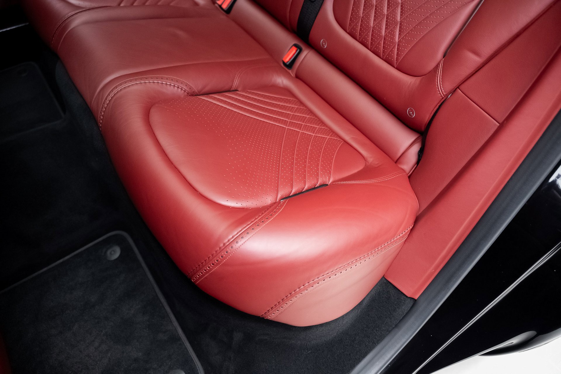 Used 2021 Aston Martin DBX image 69