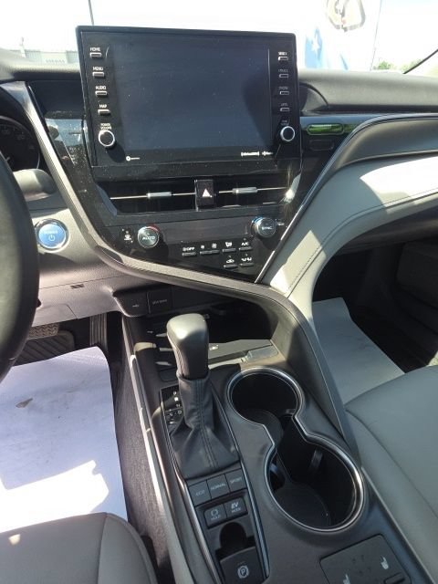 Used 2023 Toyota Camry SE w/ Cold Weather Package FWD image 11