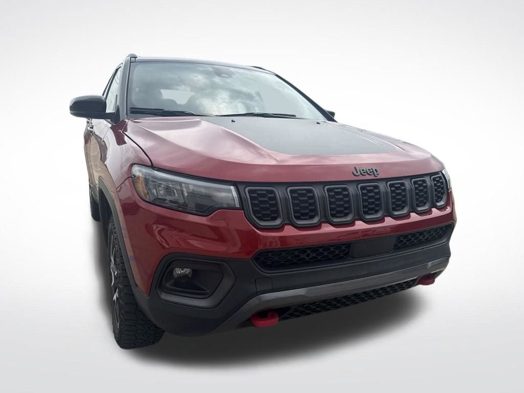 Used 2025 Jeep Compass Trailhawk AWD/4WD image 5