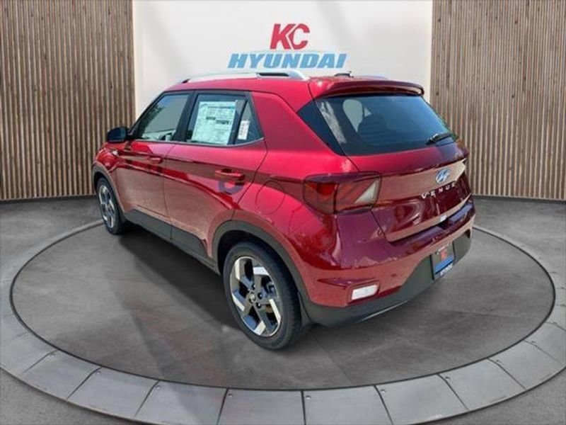 New 2025 Hyundai Venue Limited image 3