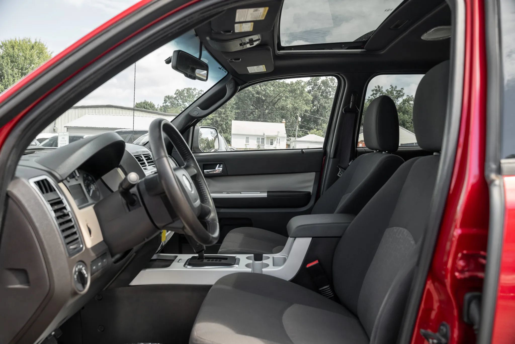Used 2010 Mercury Mariner 4WD image 7