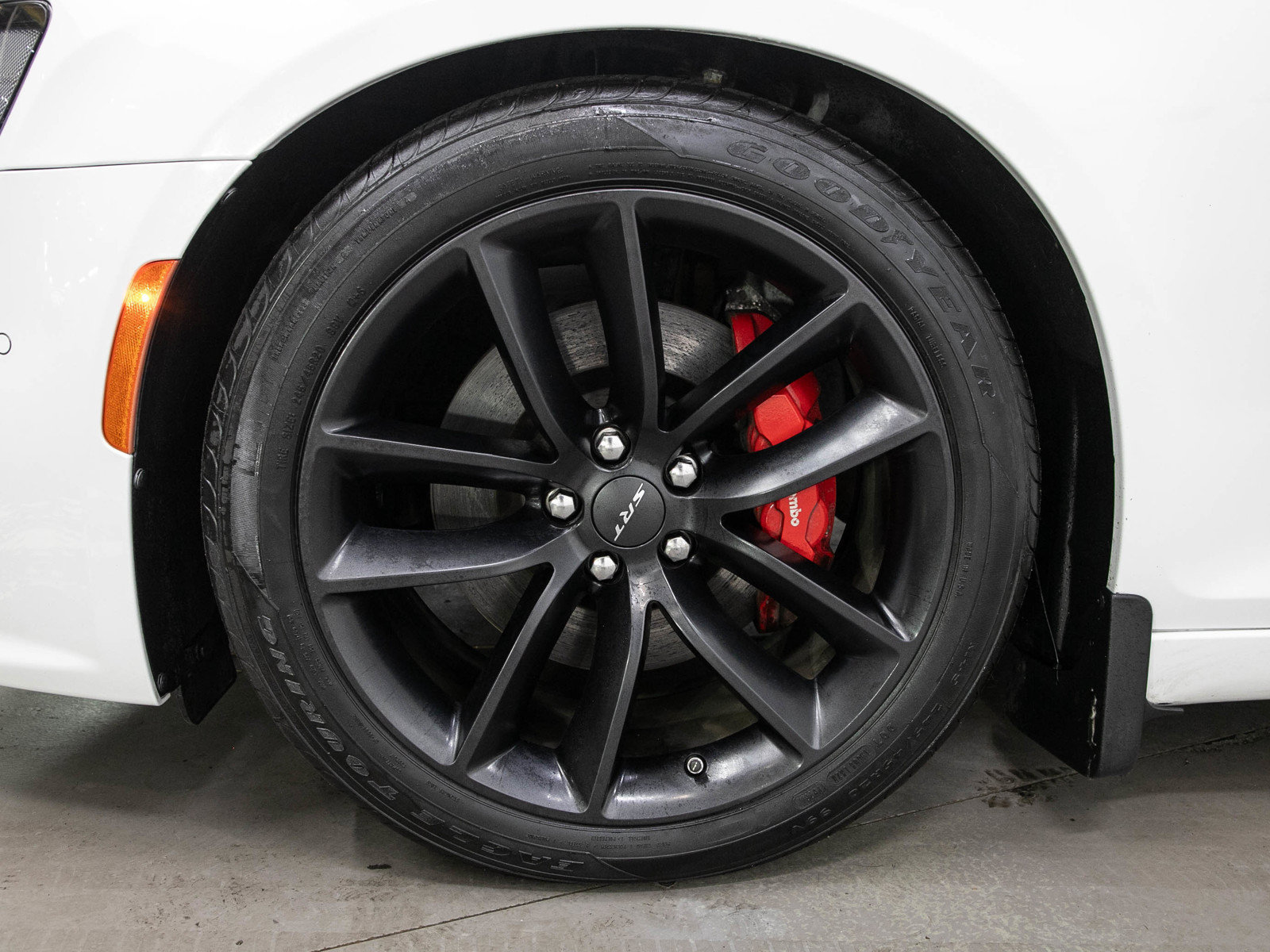 Used 2023 Chrysler 300 C RWD image 30