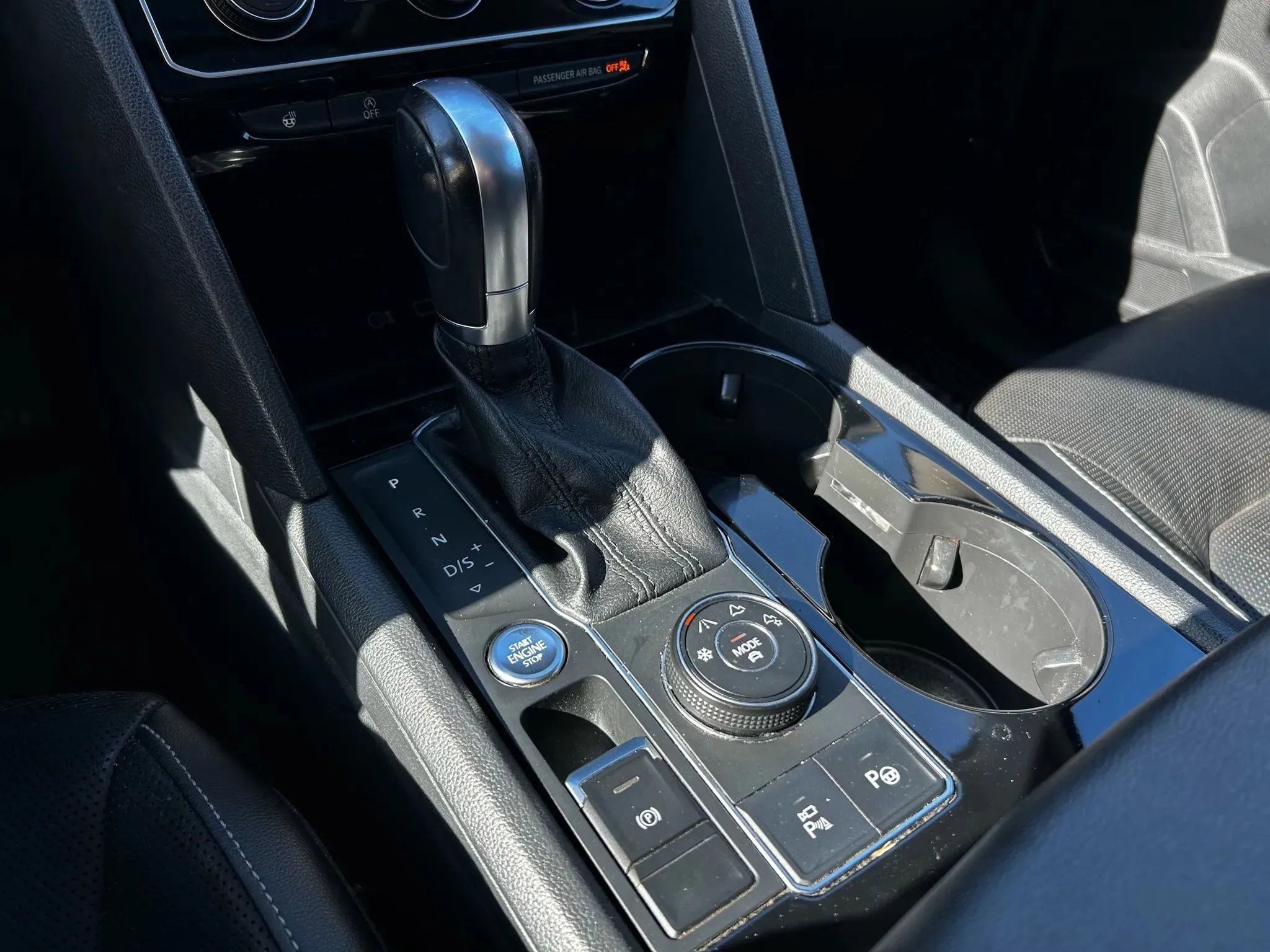 Used 2018 Volkswagen Atlas SEL Premium image 25