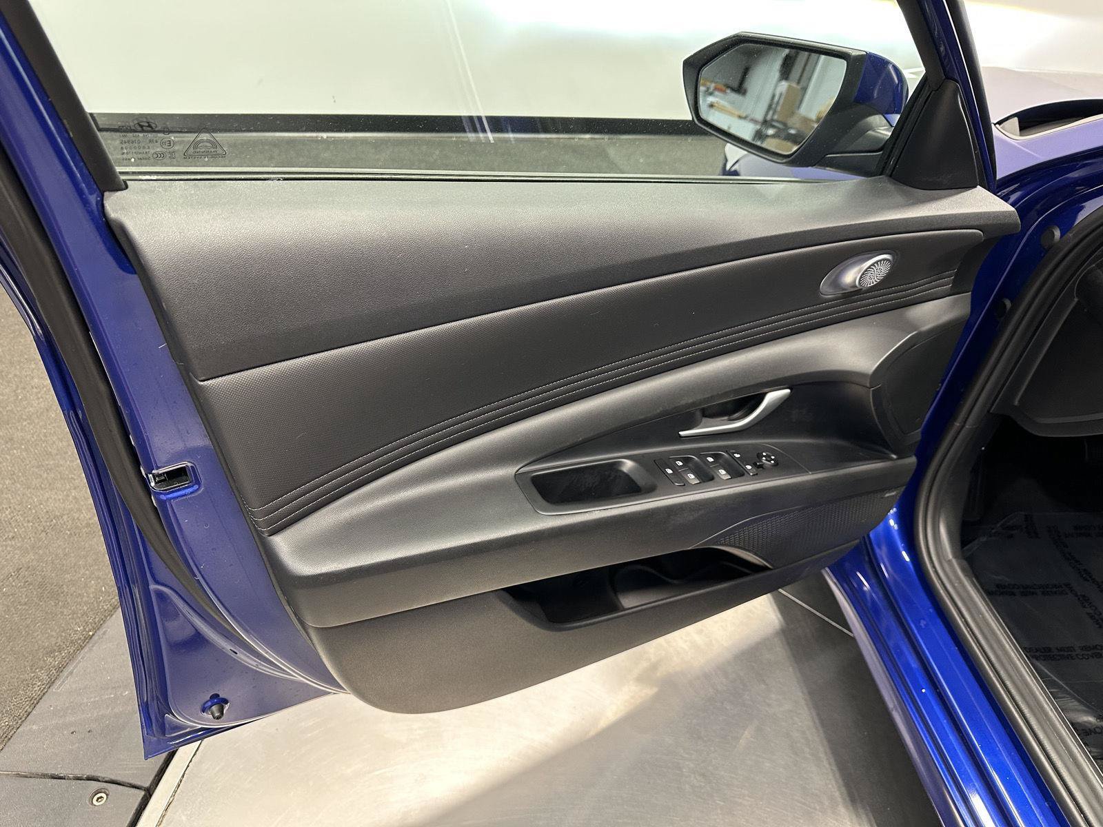 Certified 2023 Hyundai Elantra Limited FWD image 13