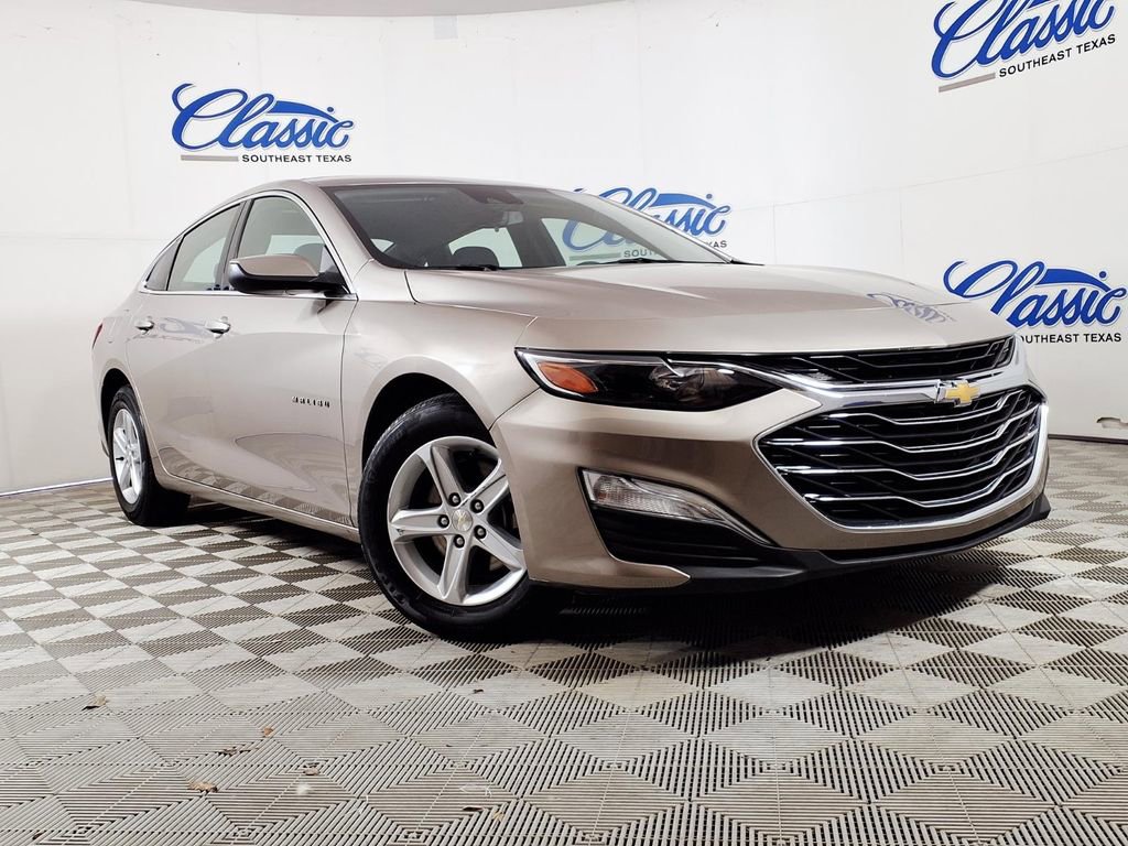 Used 2025 Chevrolet Malibu LS image 1