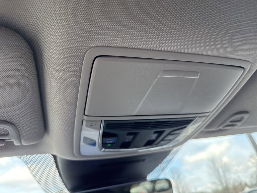 Used 2025 Acura MDX w/ Technology Package image 33
