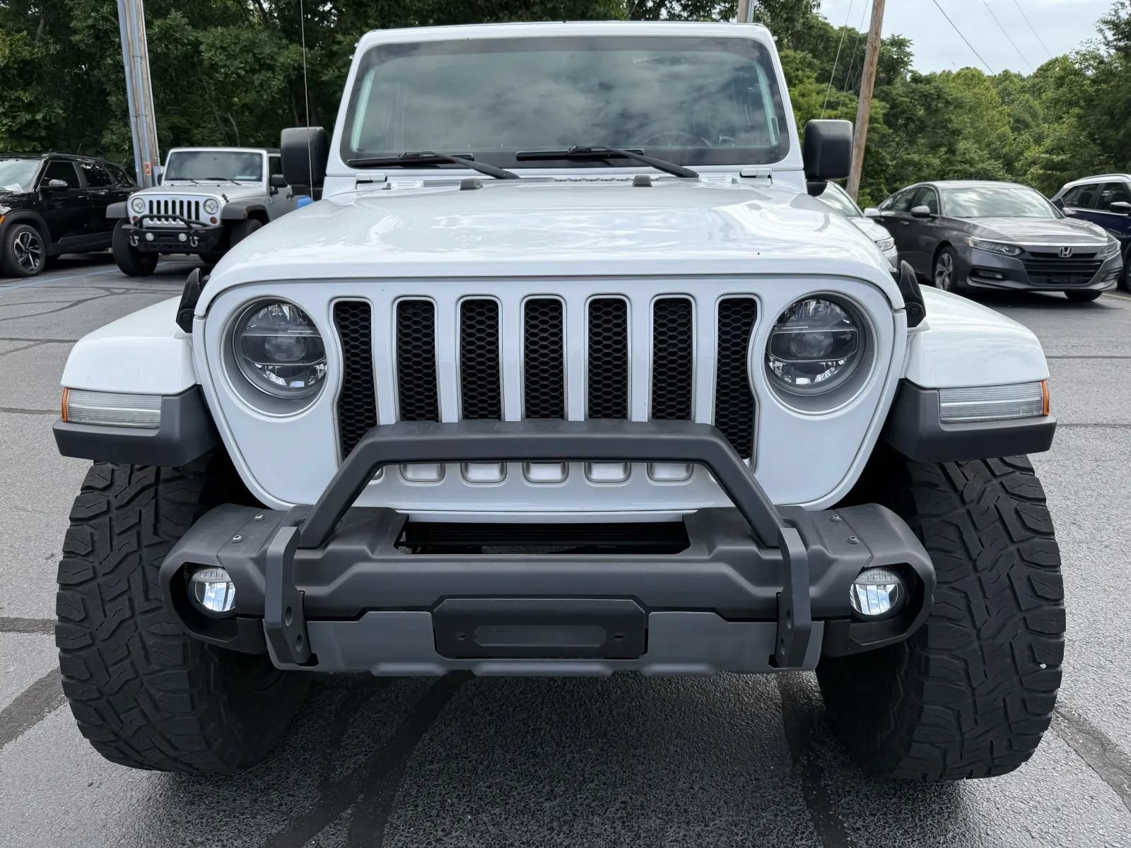 Used 2018 Jeep Wrangler Unlimited Sahara w/ LED Lighting Group AWD/4WD image 6