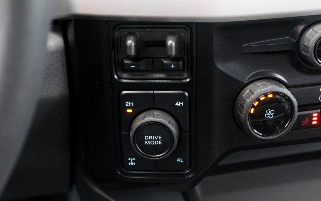 New 2026 Ford F350 XLT w/ XLT Premium Package image 21