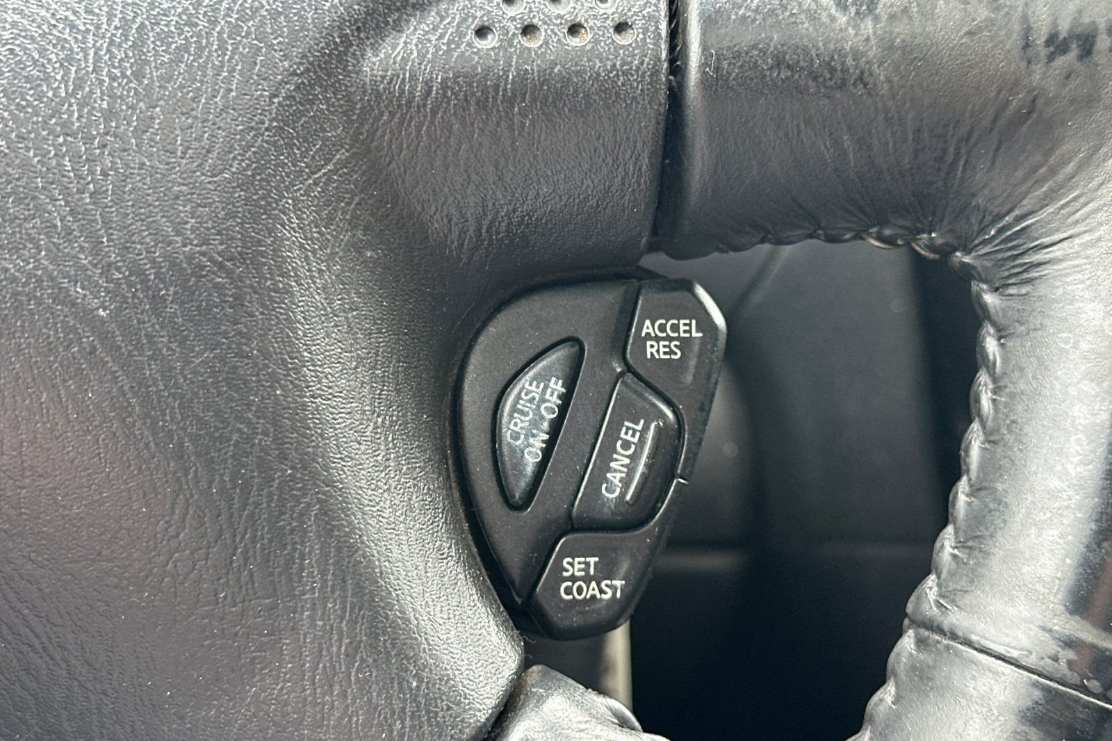 Used 2006 Nissan Sentra SE-R w/ (J01) Sunroof Pkg FWD image 23
