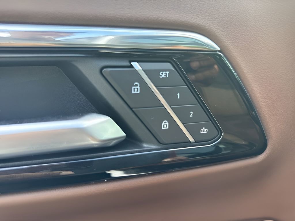 Used 2026 Chevrolet Suburban High Country AWD/4WD image 11