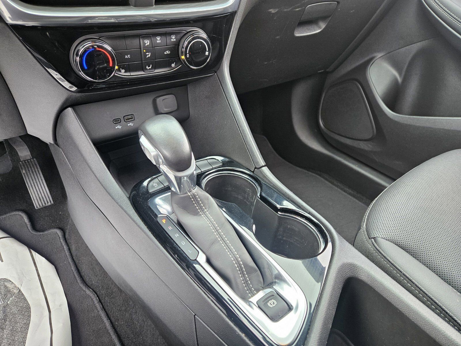 Used 2024 Buick Encore GX Sport Touring w/ Comfort Package image 24