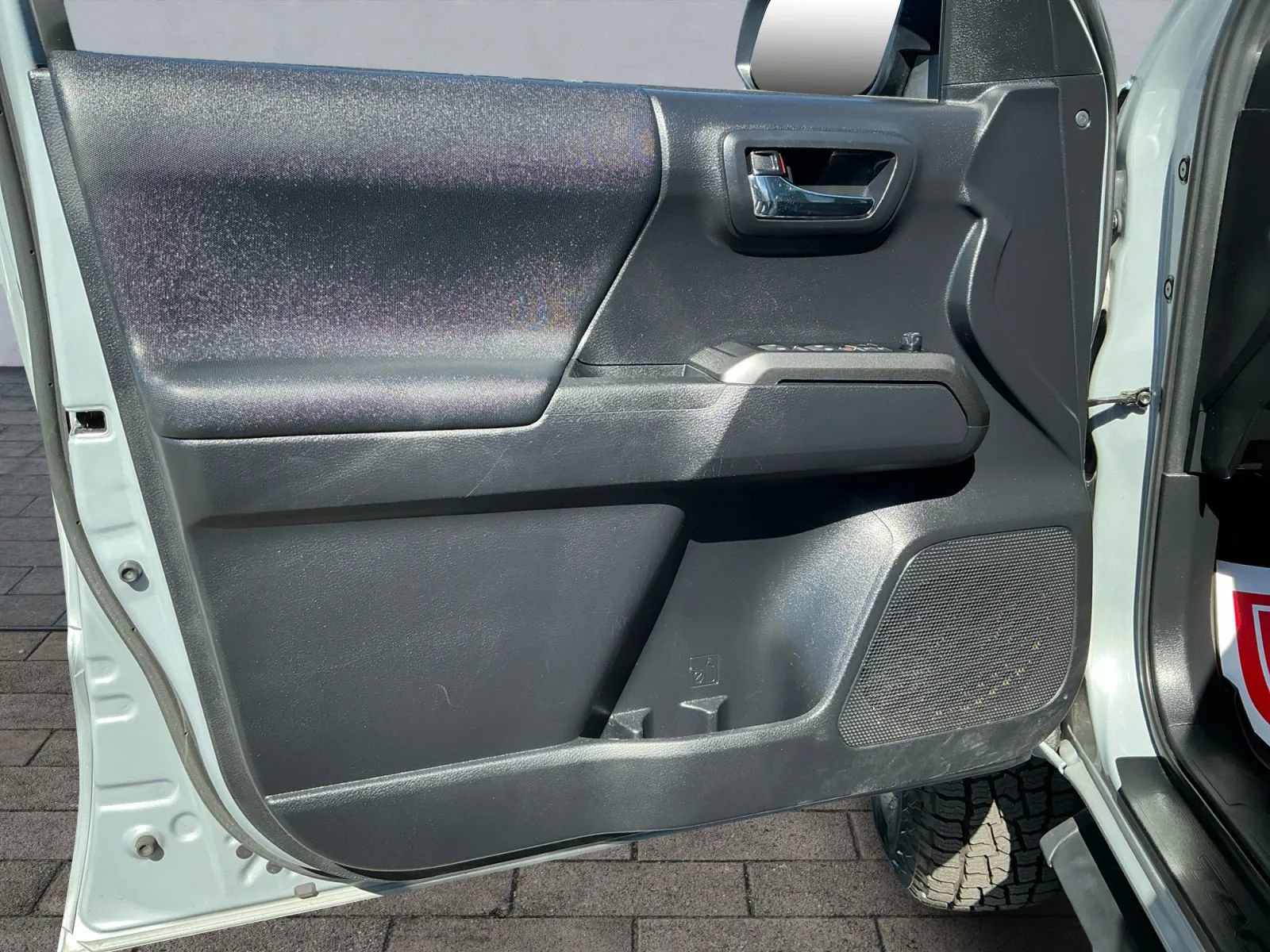 Used 2020 Toyota Tacoma TRD Sport image 10