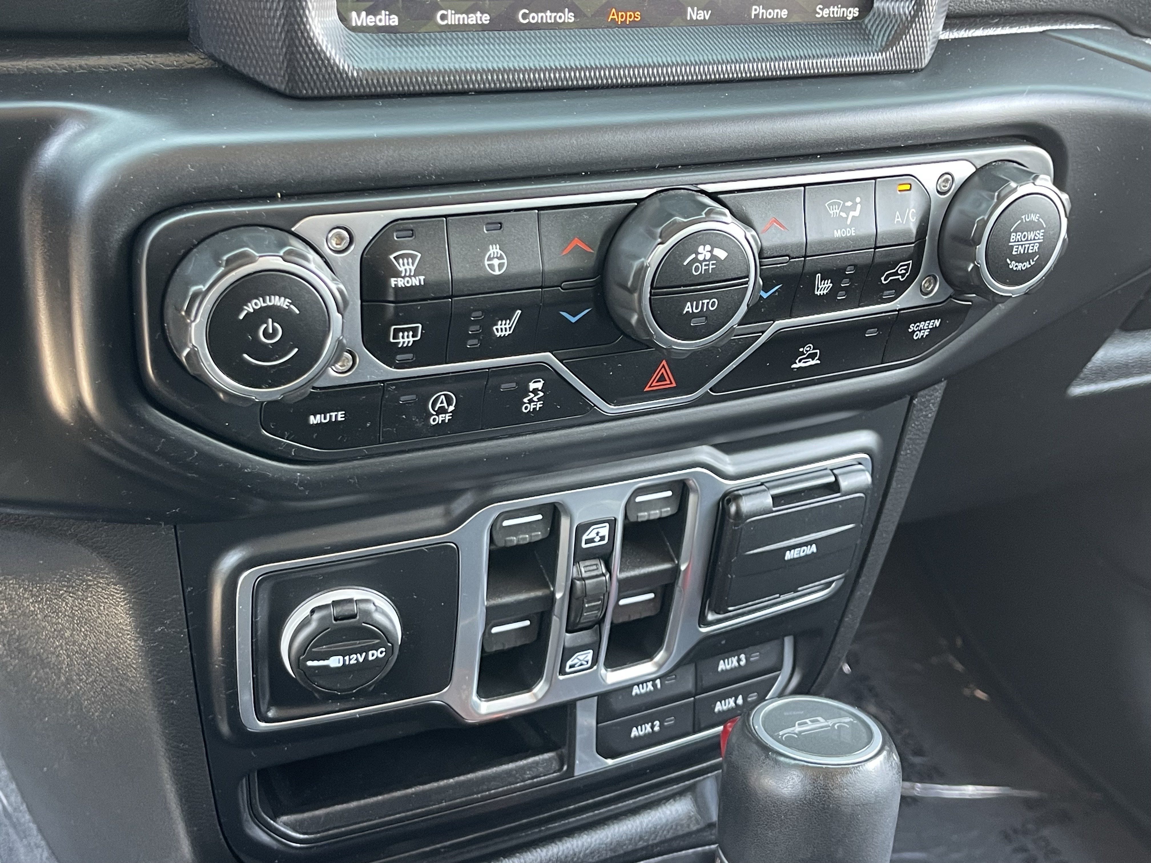 Used 2020 Jeep Gladiator Overland AWD/4WD image 25