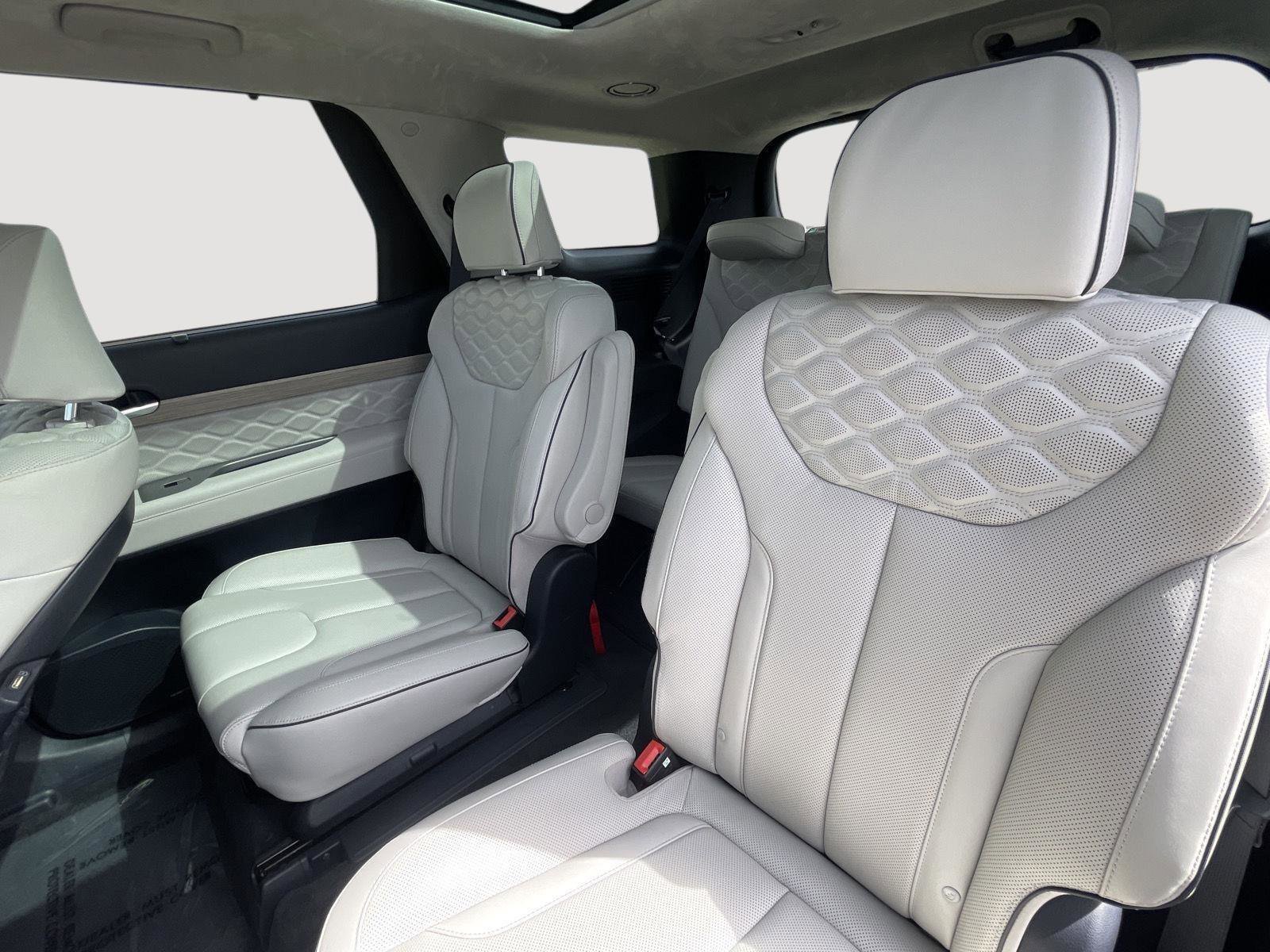 Used 2022 Hyundai Palisade Calligraphy w/ Cargo Package image 19