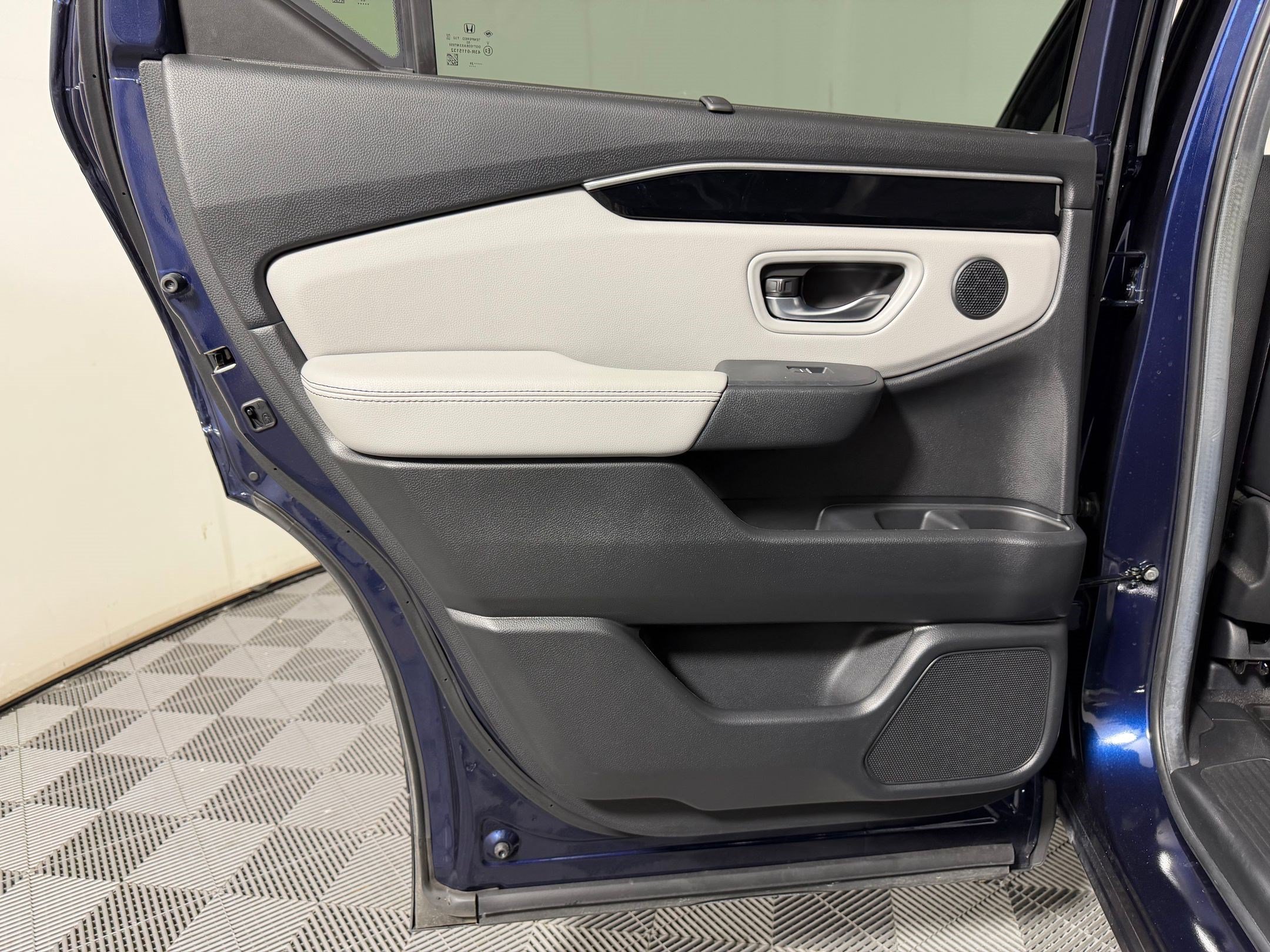 Used 2024 Honda Pilot Touring image 12