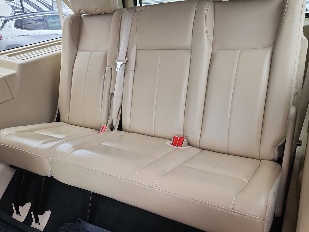 Used 2016 Ford Expedition EL Limited image 11