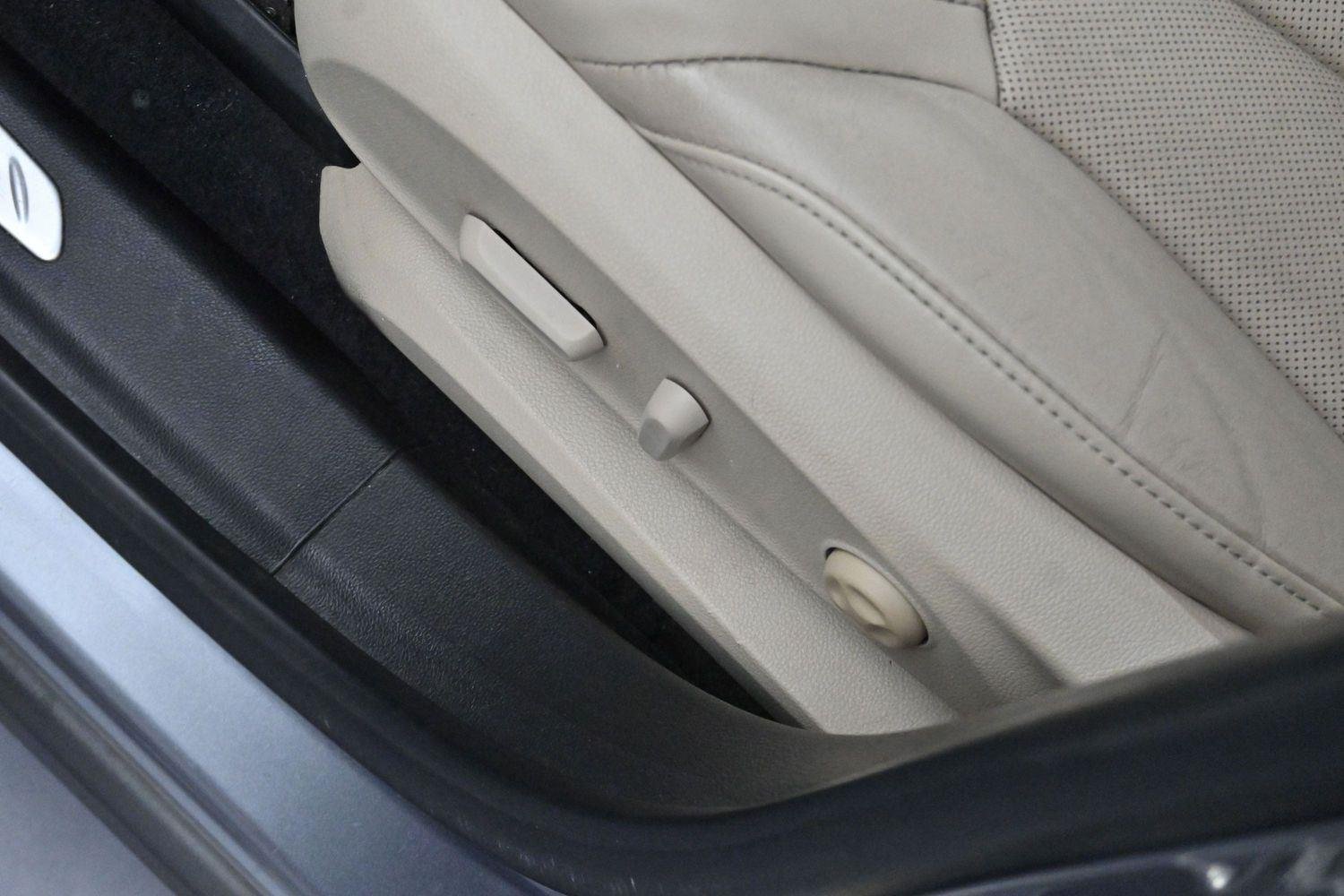 Used 2019 Buick Envision Essence FWD image 14