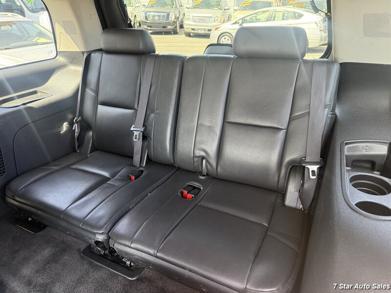 Used 2013 Cadillac Escalade Premium AWD/4WD image 23