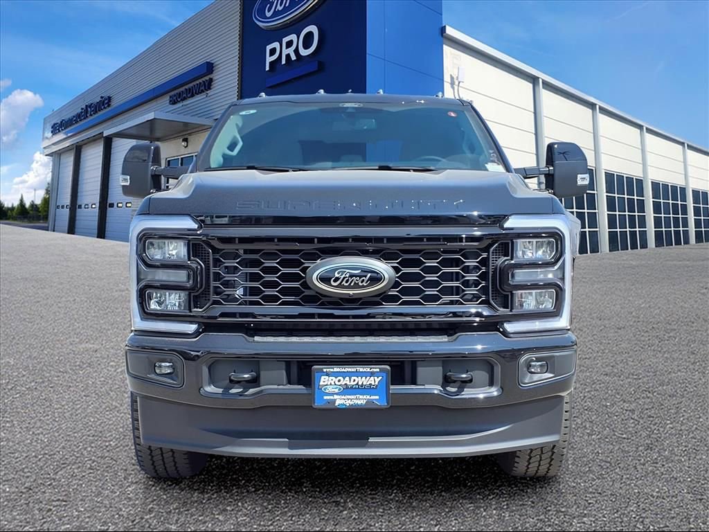 New 2026 Ford F250 Lariat w/ Black Appearance Package image 33