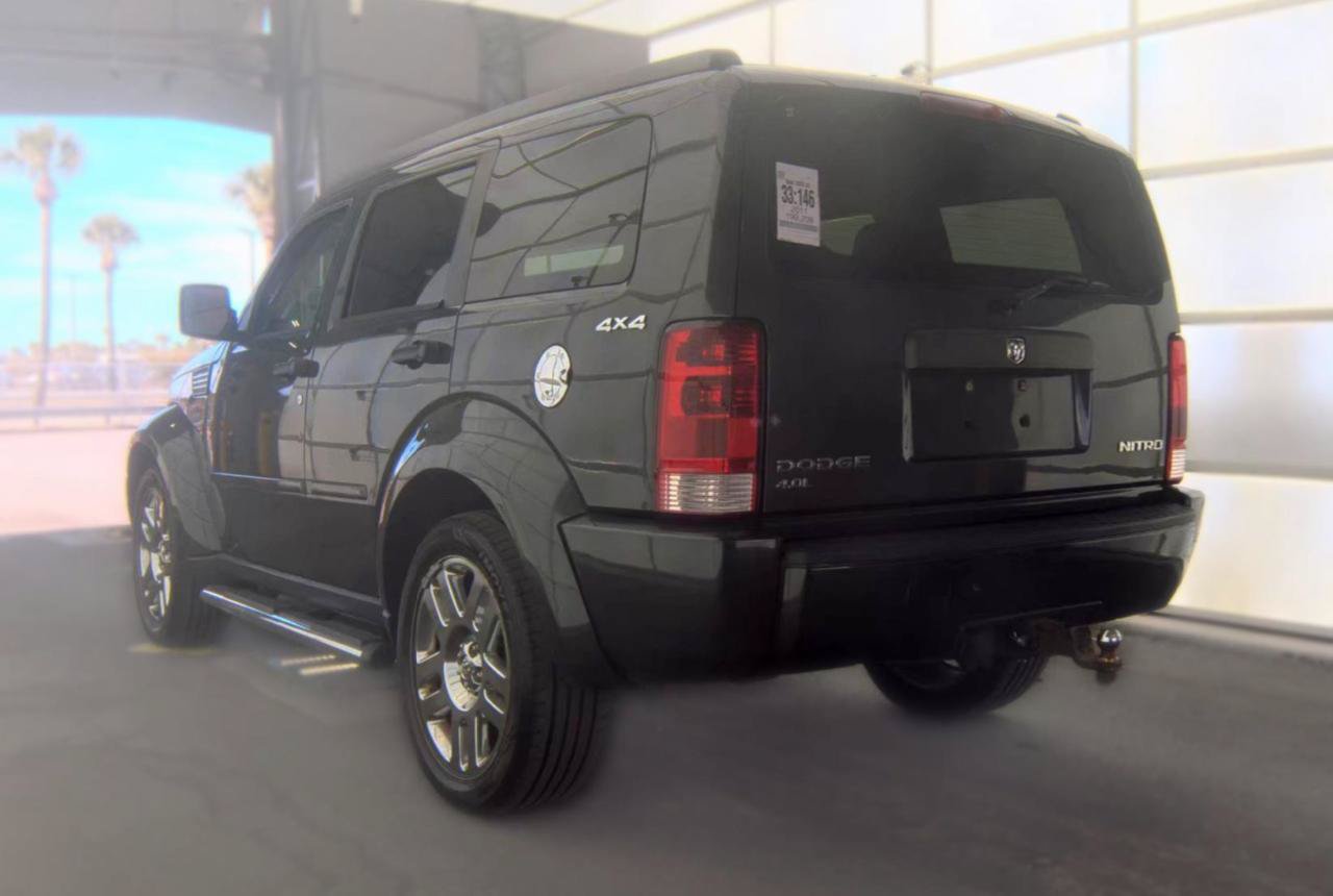 Used 2011 Dodge Nitro Heat AWD/4WD image 6
