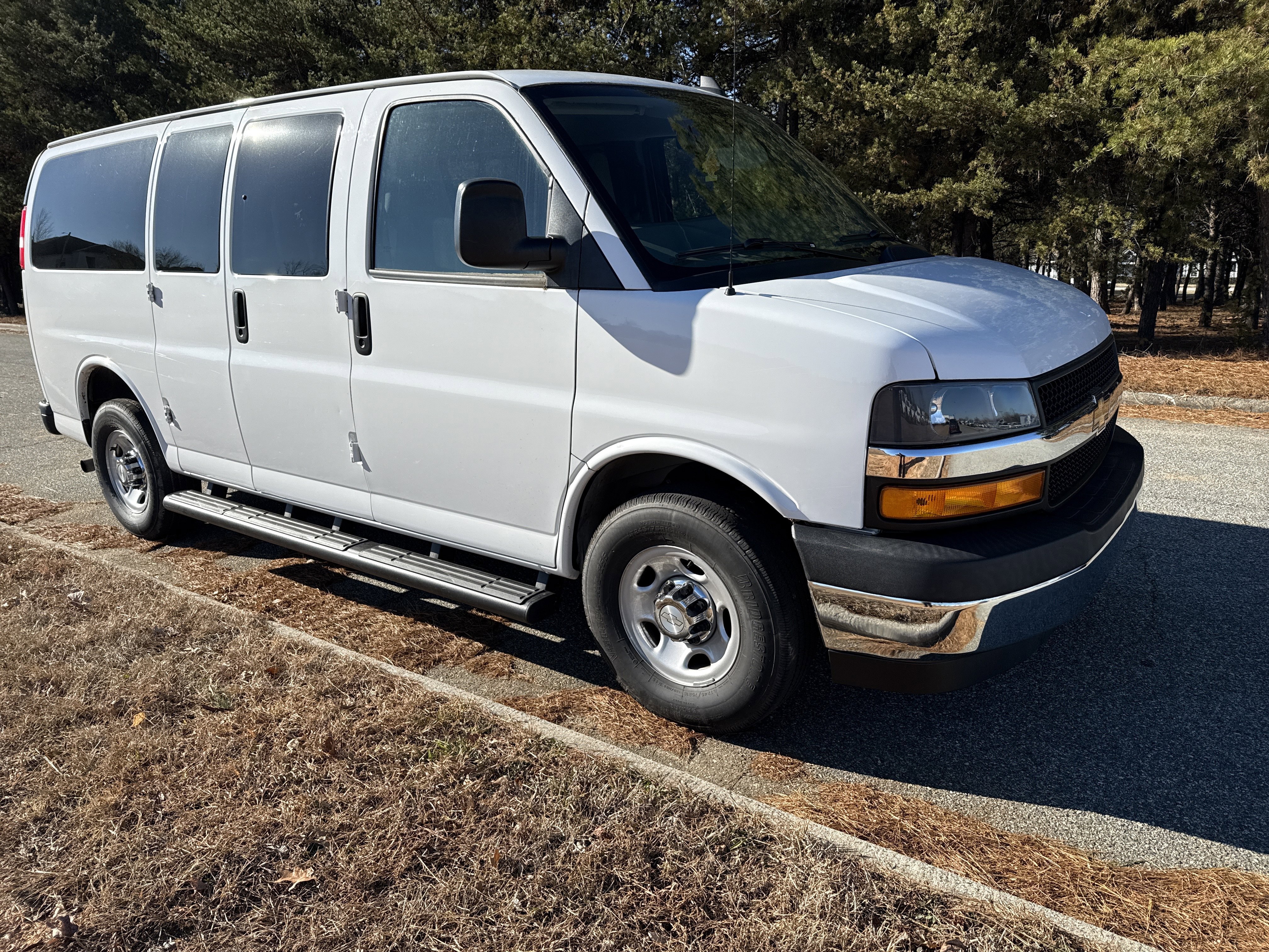 Used 2019 Chevrolet Express 2500 LT w/ LT Preferred Equipment Group image 2