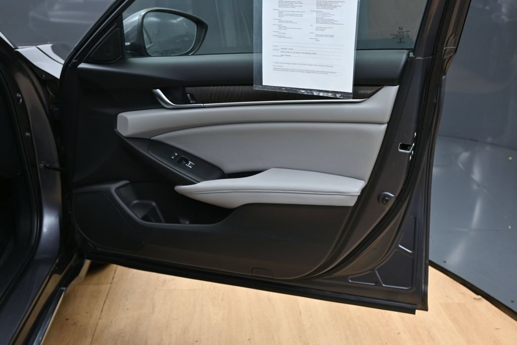 Used 2018 Honda Accord EX image 35
