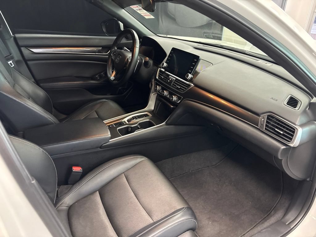 Used 2018 Honda Accord Sport image 10