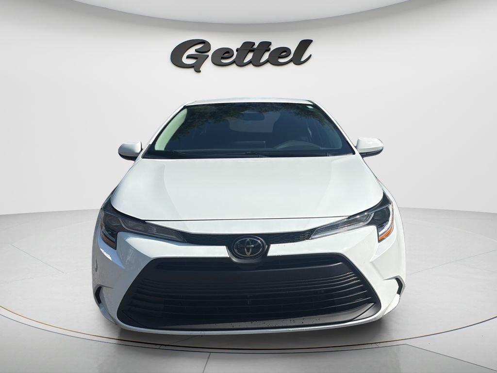 Used 2026 Toyota Corolla LE FWD image 2