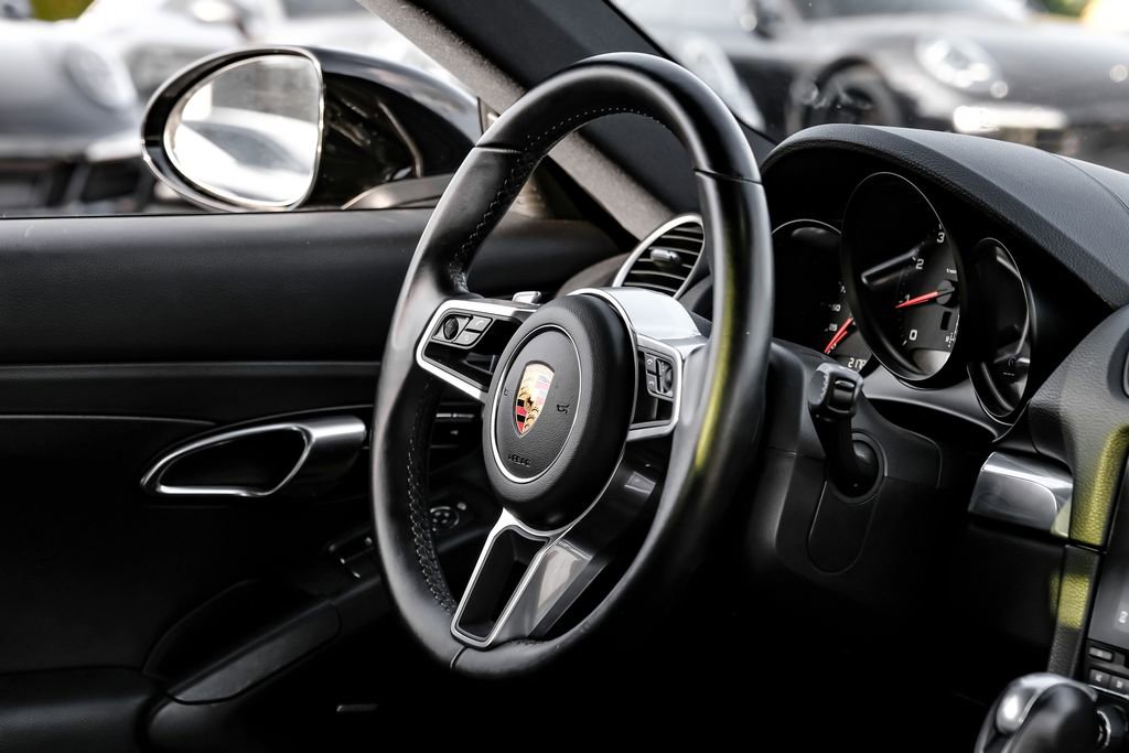 Used 2021 Porsche 718 Cayman w/ Premium Package image 11