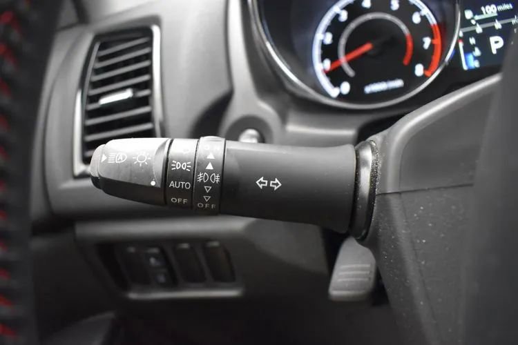 Used 2025 Mitsubishi Outlander Sport LE AWD/4WD image 25