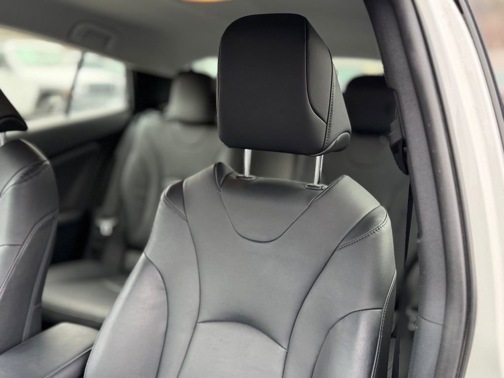 Used 2017 Toyota Prius Prime Advanced image 6