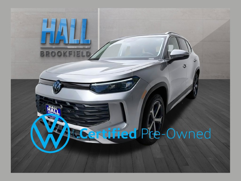 Certified 2026 Volkswagen Tiguan SE AWD/4WD image 1
