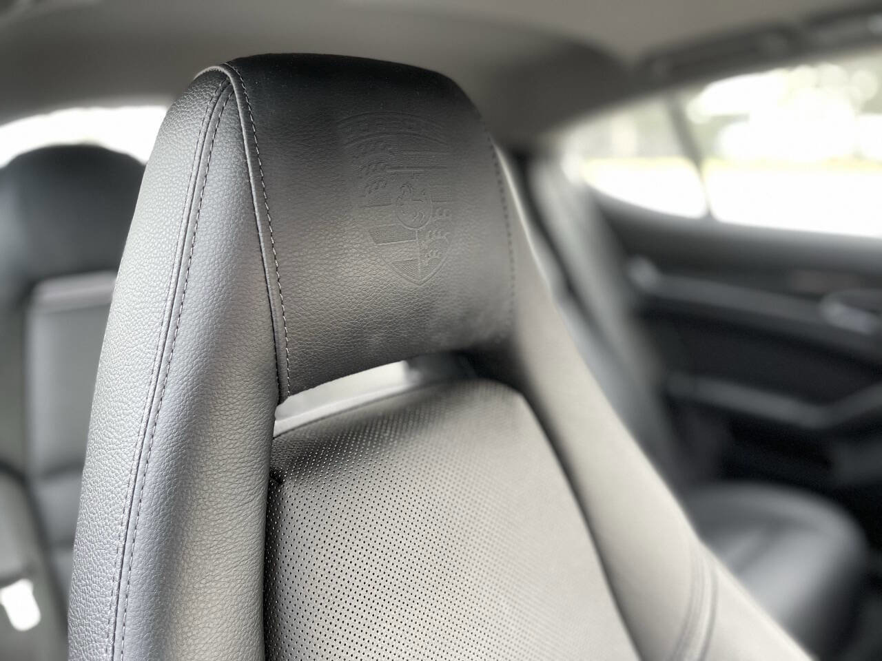 Used 2016 Porsche Panamera 4 Edition image 18