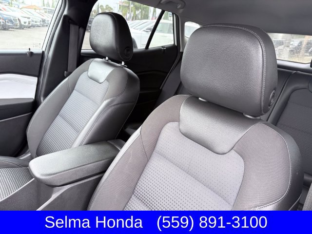 Used 2024 Chevrolet Trax LT w/ LT Convenience Package FWD image 11