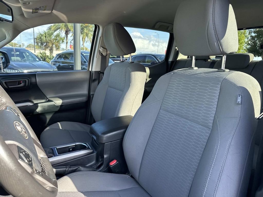Used 2017 Toyota Tacoma SR5 w/ Tow Package image 19