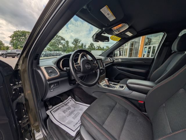 Used 2016 Jeep Grand Cherokee Laredo 75th Anniversary AWD/4WD image 15
