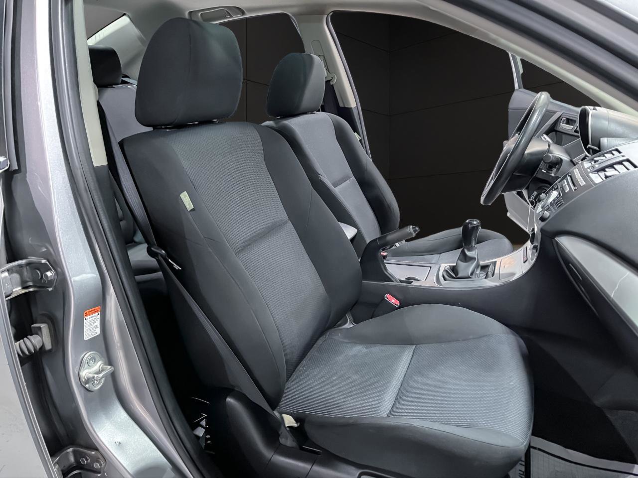 Used 2010 MAZDA MAZDA3 i Touring FWD image 16
