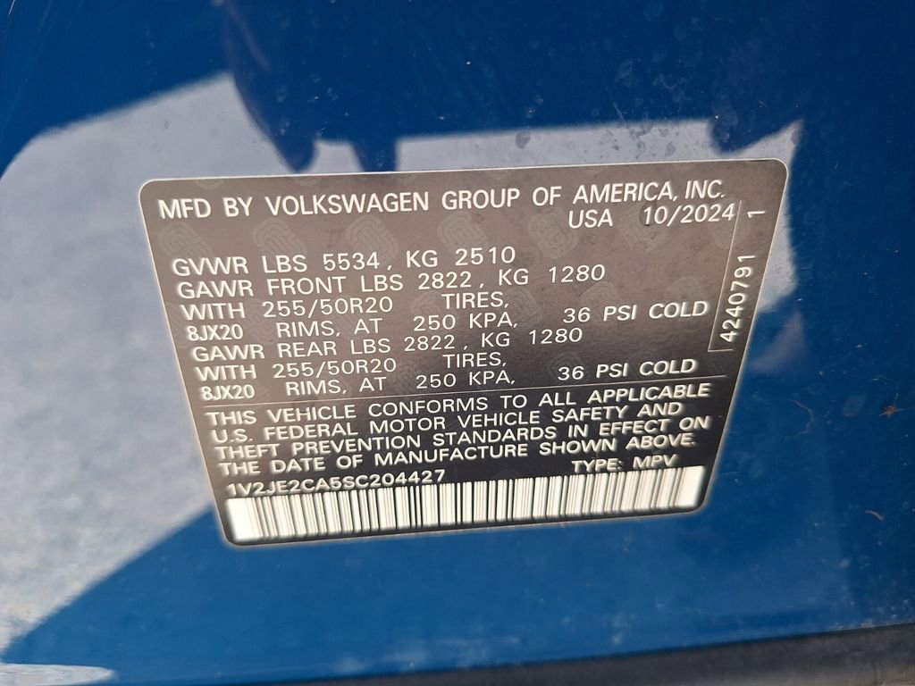 Used 2025 Volkswagen Atlas Cross Sport SE image 32