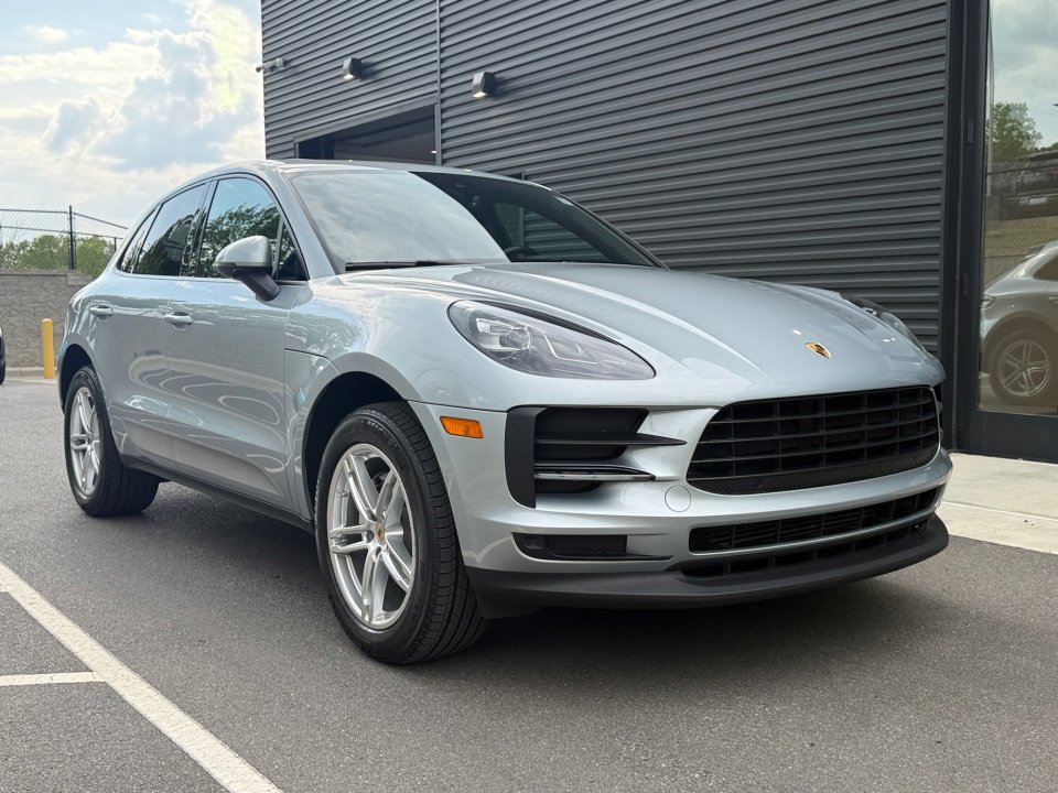 Certified 2020 Porsche Macan AWD/4WD image 9
