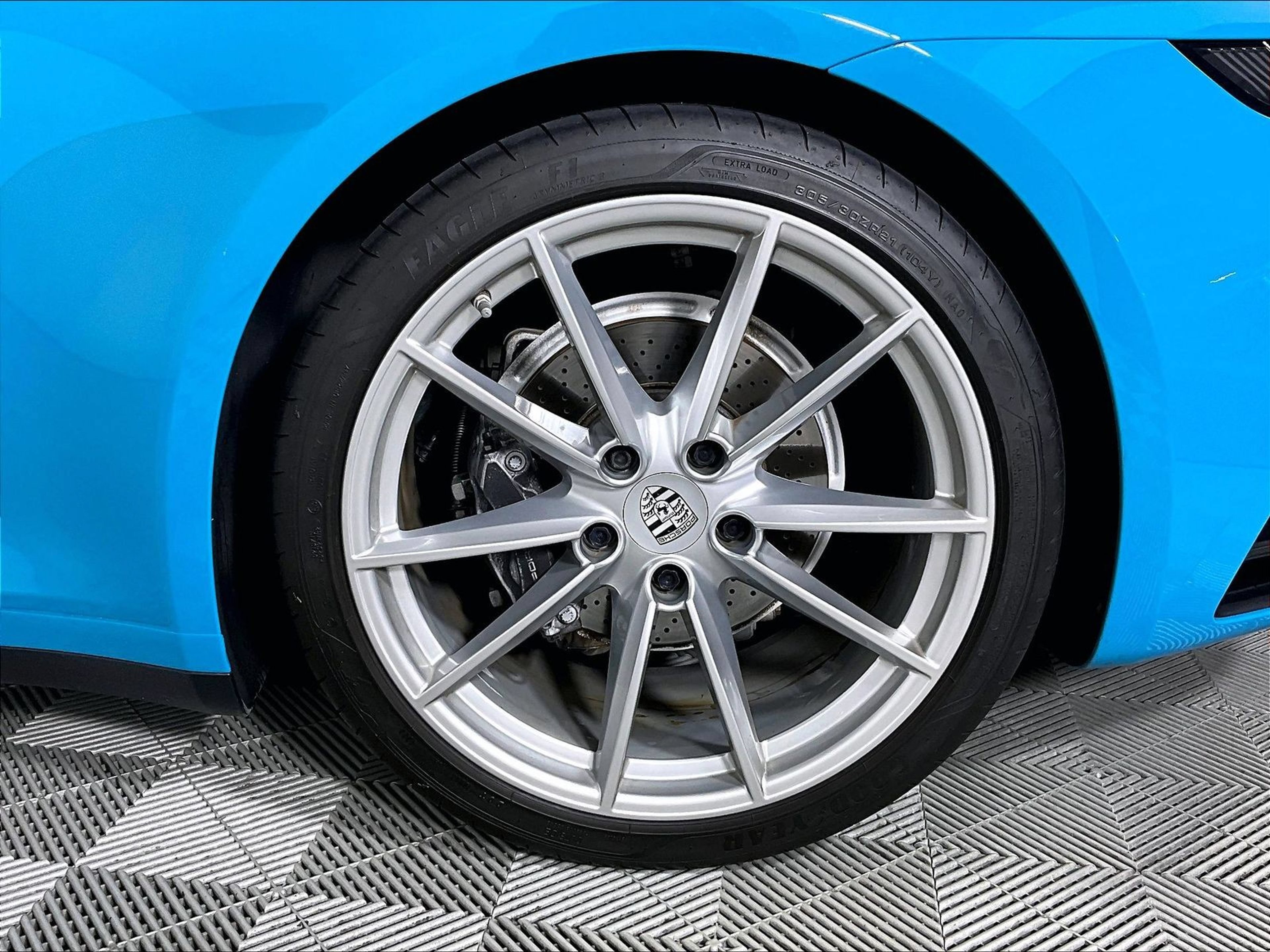 Certified 2020 Porsche 911 Carrera RWD image 28