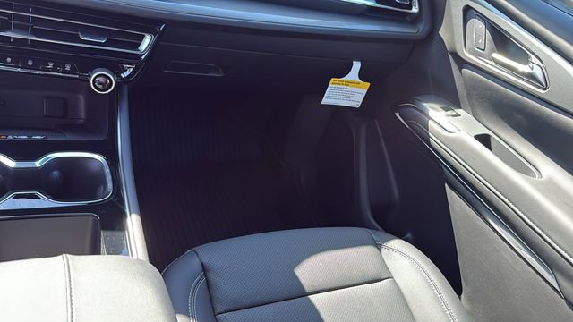 New 2026 Chevrolet Traverse LT w/ Sun and Wheel Package FWD image 27